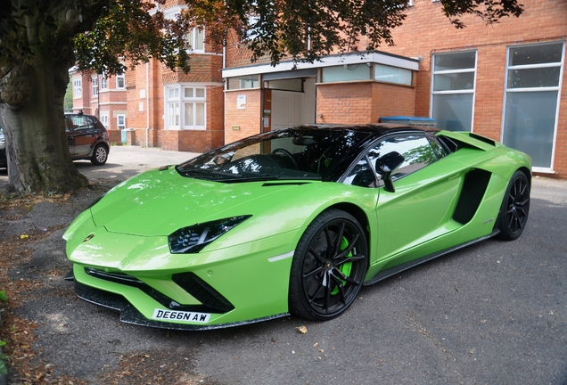 Lamborghini Aventador S LP740-4 Roadster