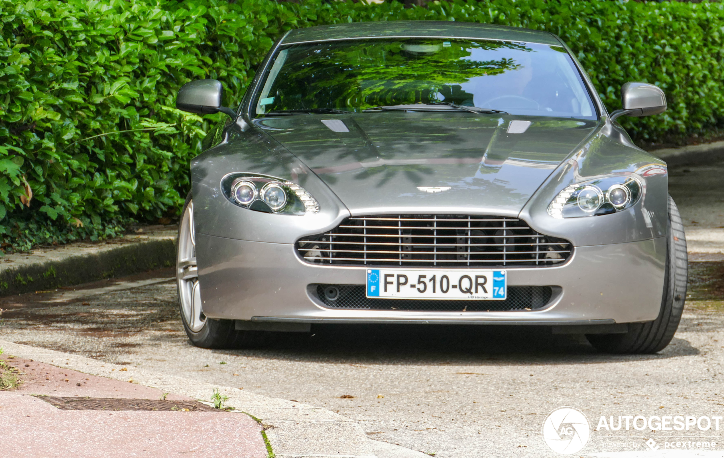 Aston Martin V8 Vantage