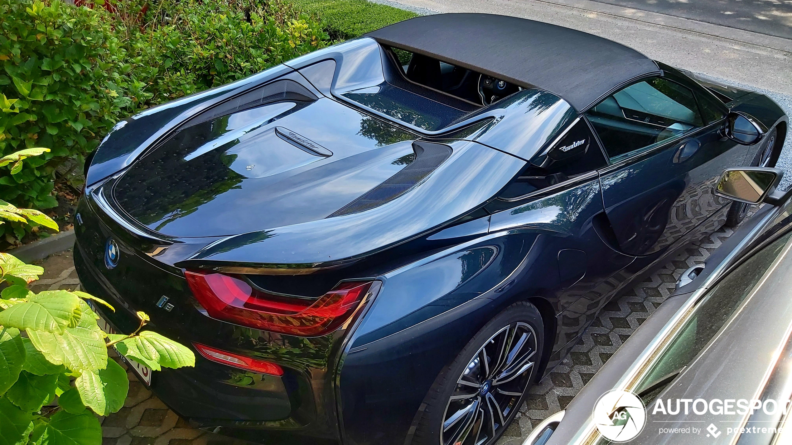 BMW i8 Roadster