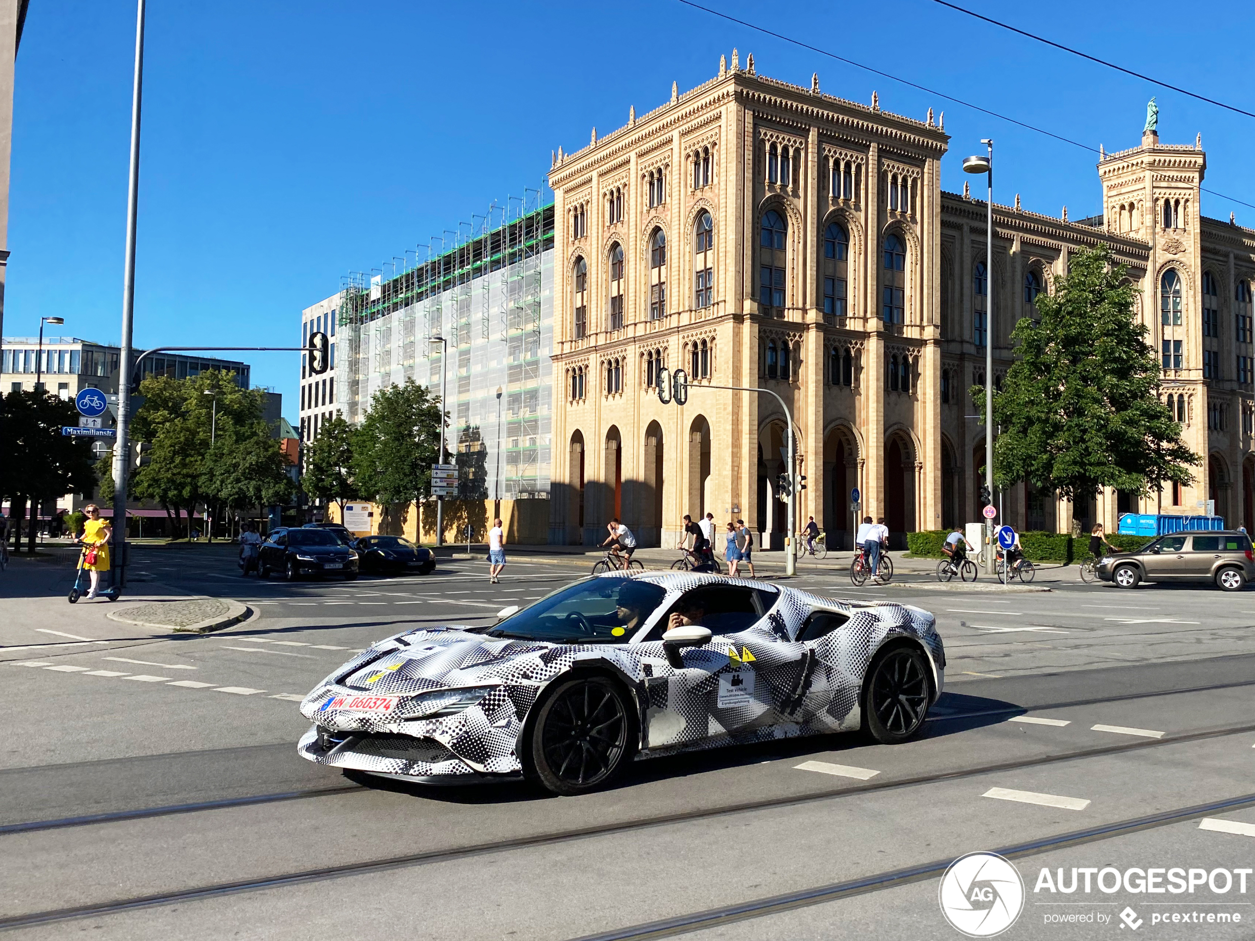 Ferrari SF90 Stradale verrast iedereen in München