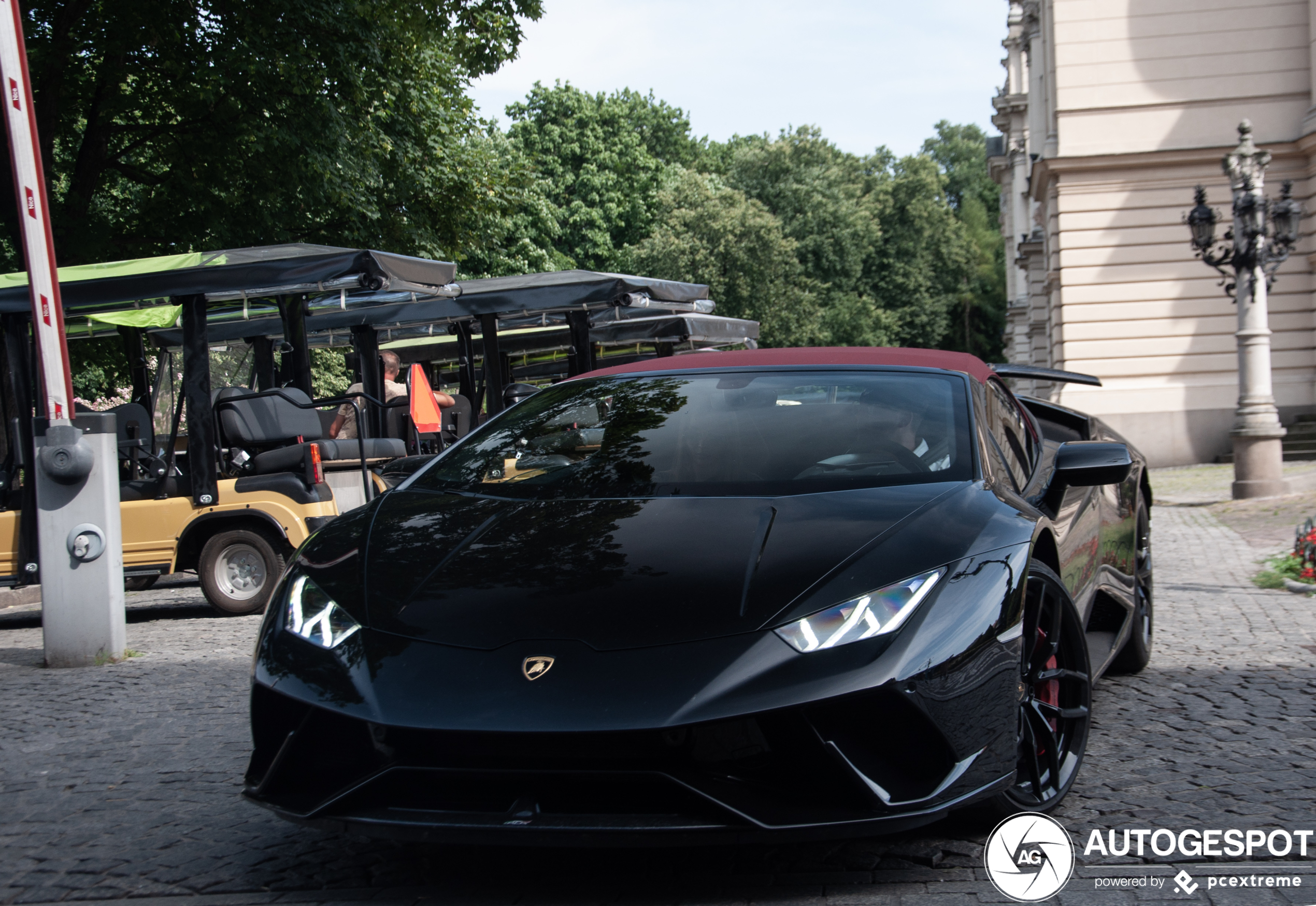 Lamborghini Huracán LP640-4 Performante Spyder