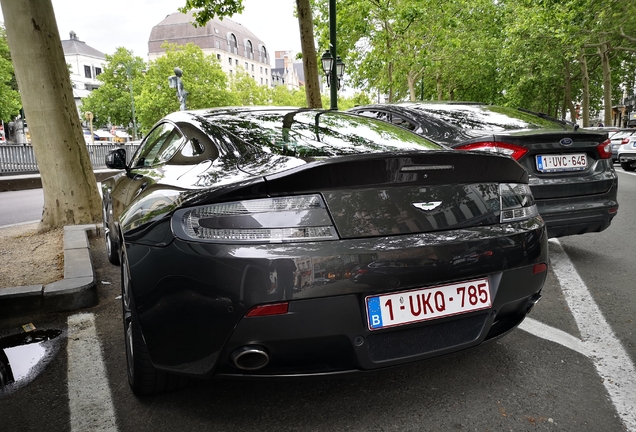 Aston Martin V8 Vantage 2012