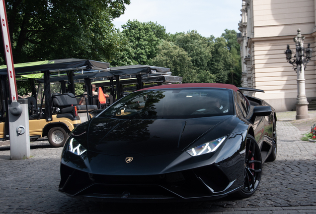 Lamborghini Huracán LP640-4 Performante Spyder