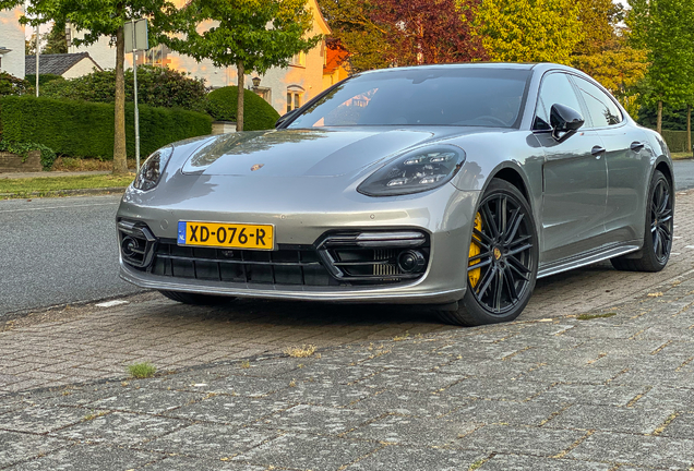 Porsche 971 Panamera Turbo