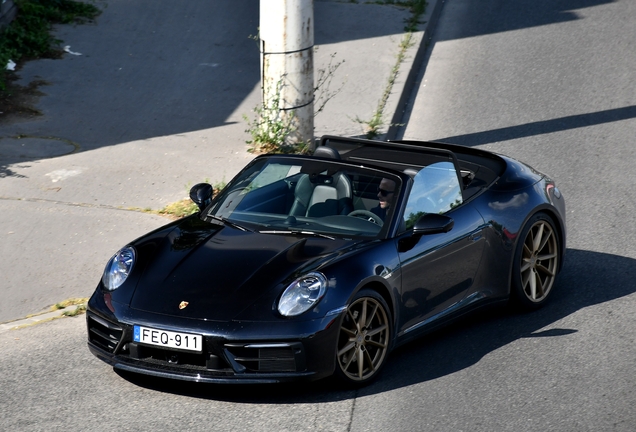 Porsche 992 Carrera 4S Cabriolet