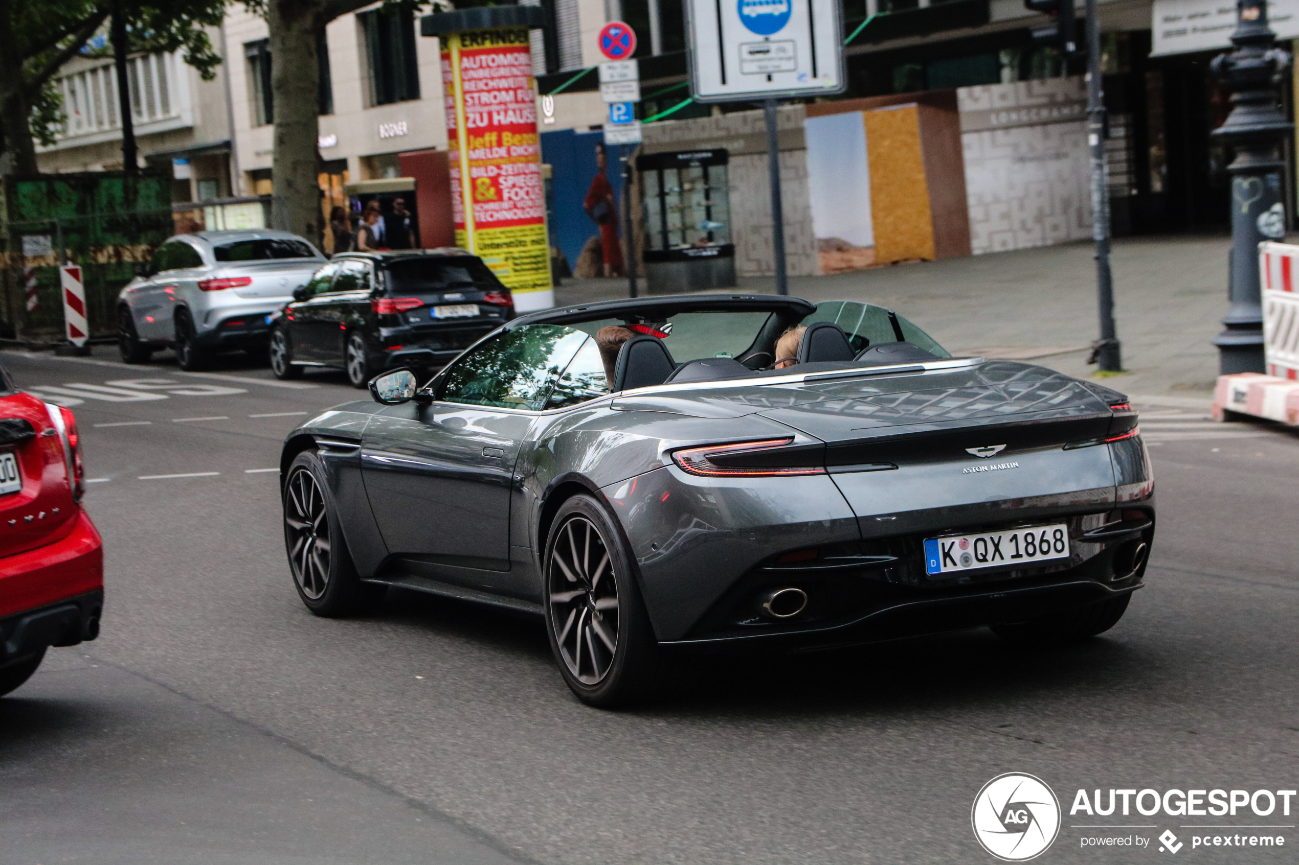 Aston Martin DB11 V8 Volante