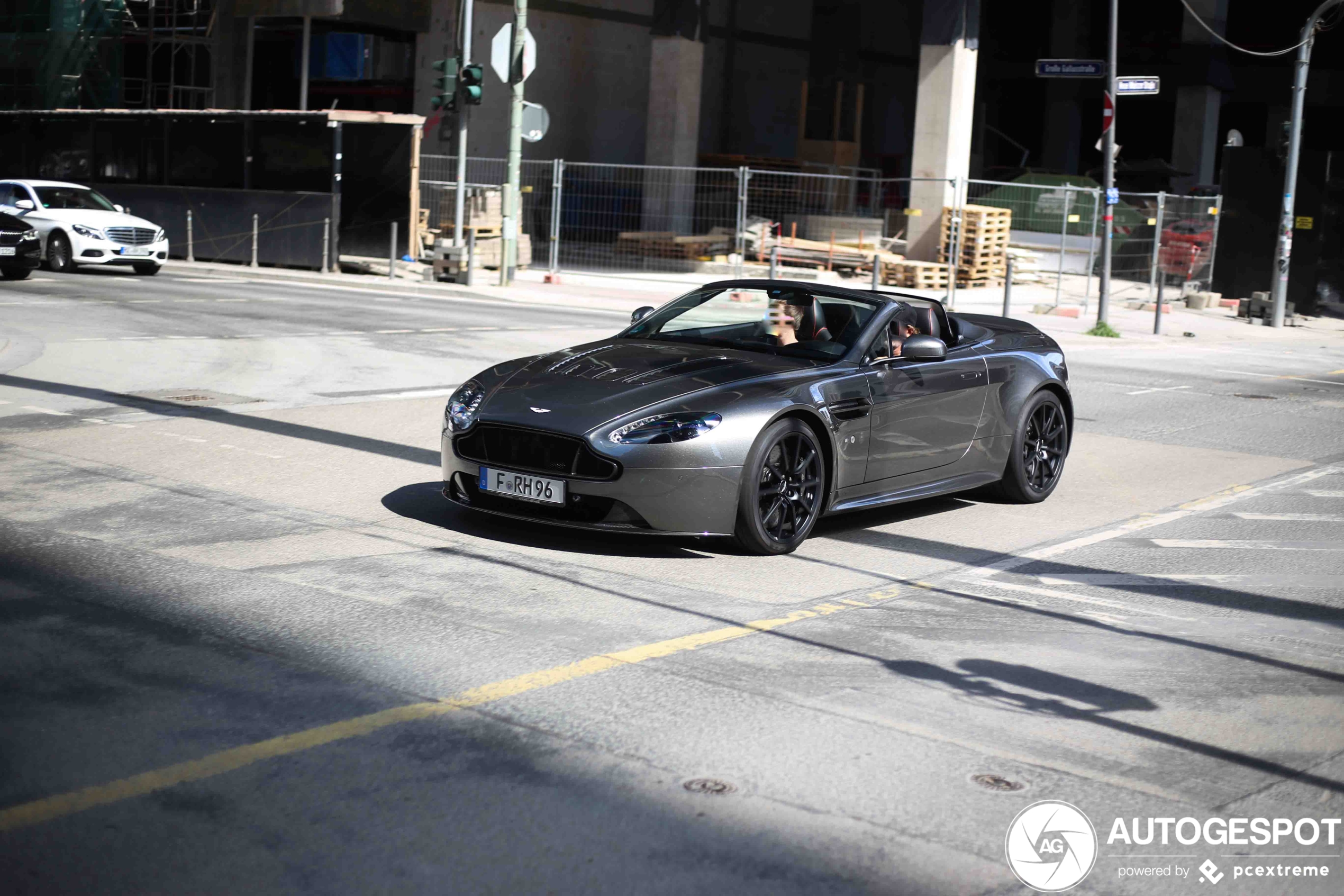 Aston Martin V12 Vantage S Roadster