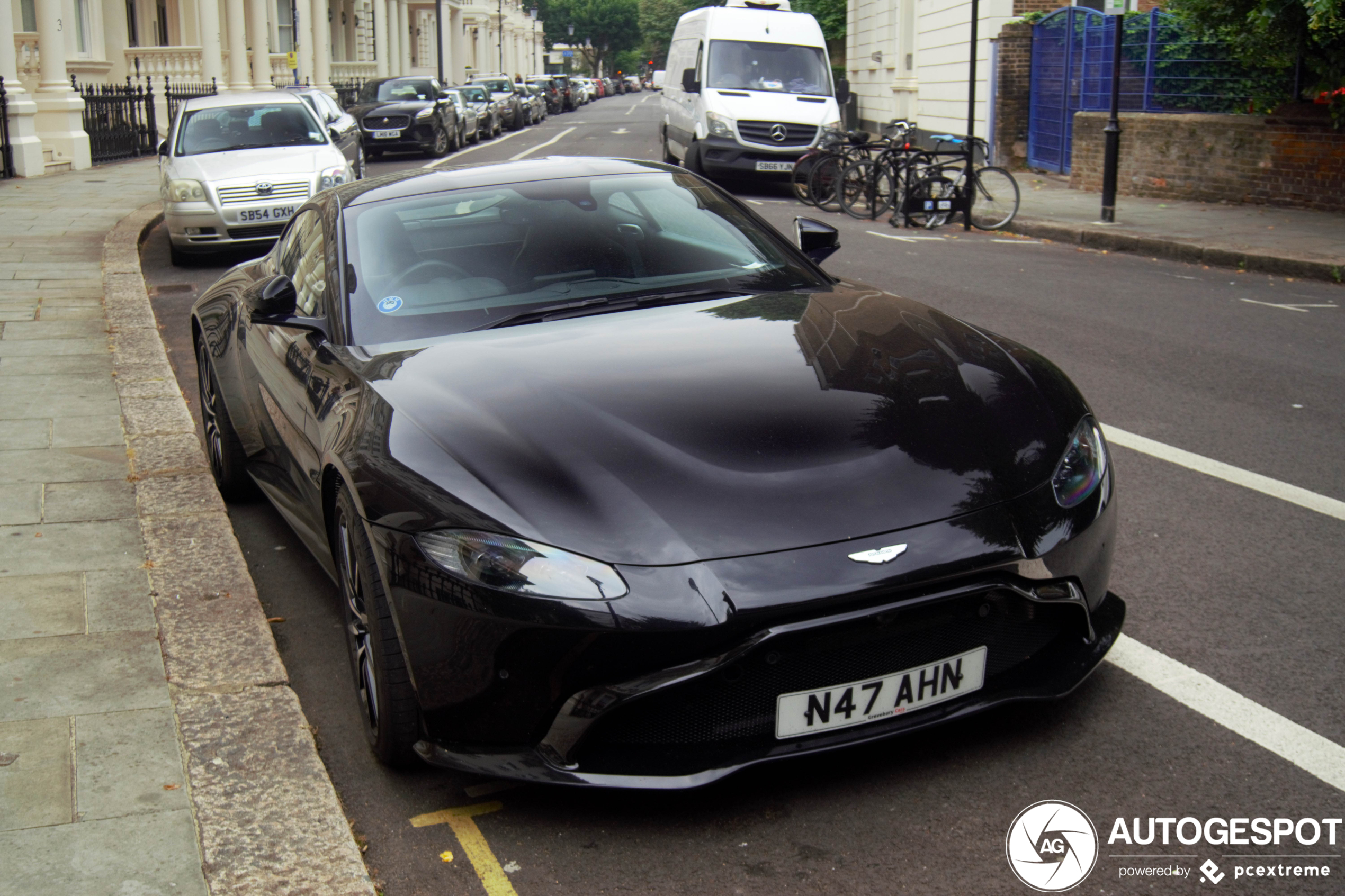 Aston Martin V8 Vantage 2018