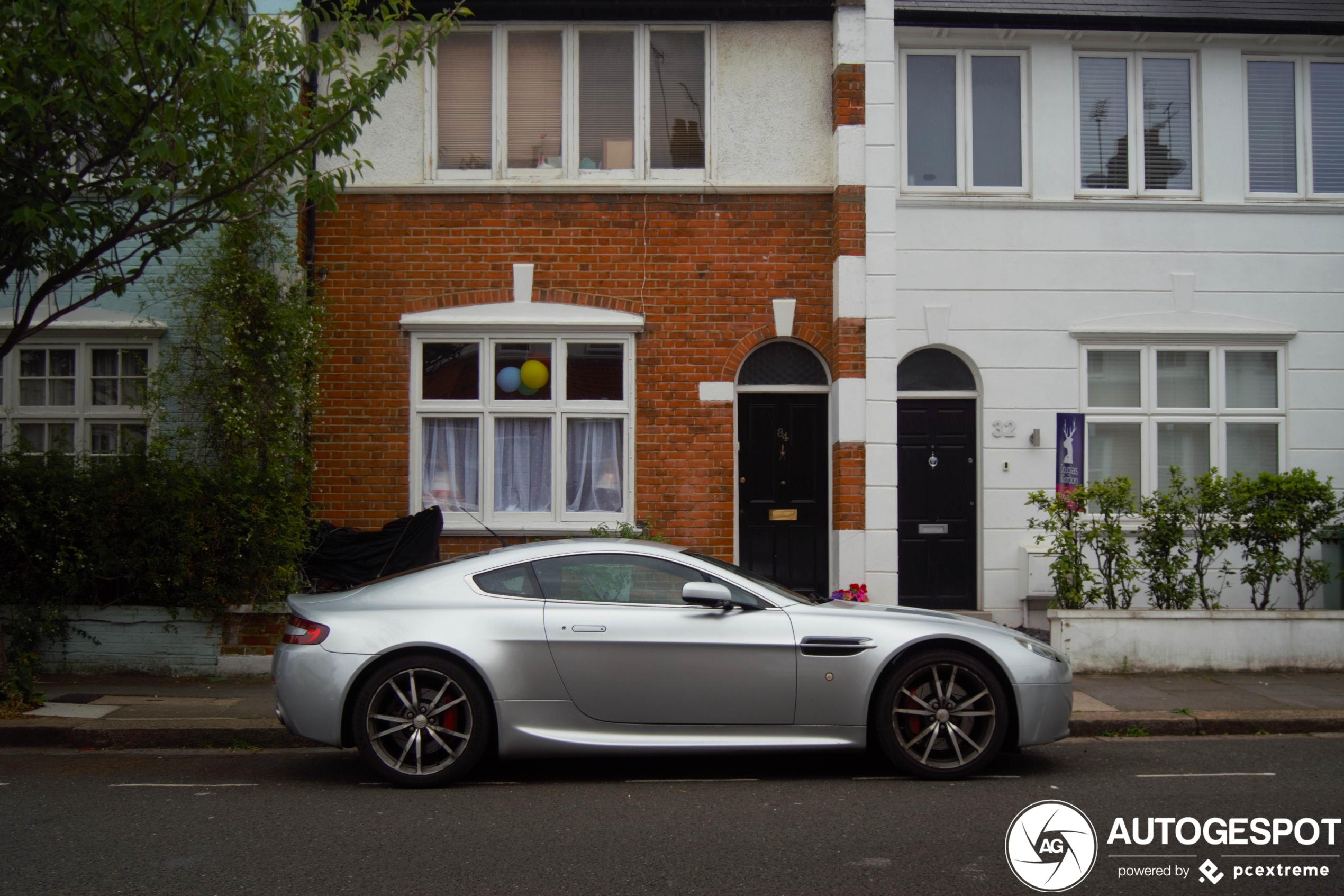 Aston Martin V8 Vantage