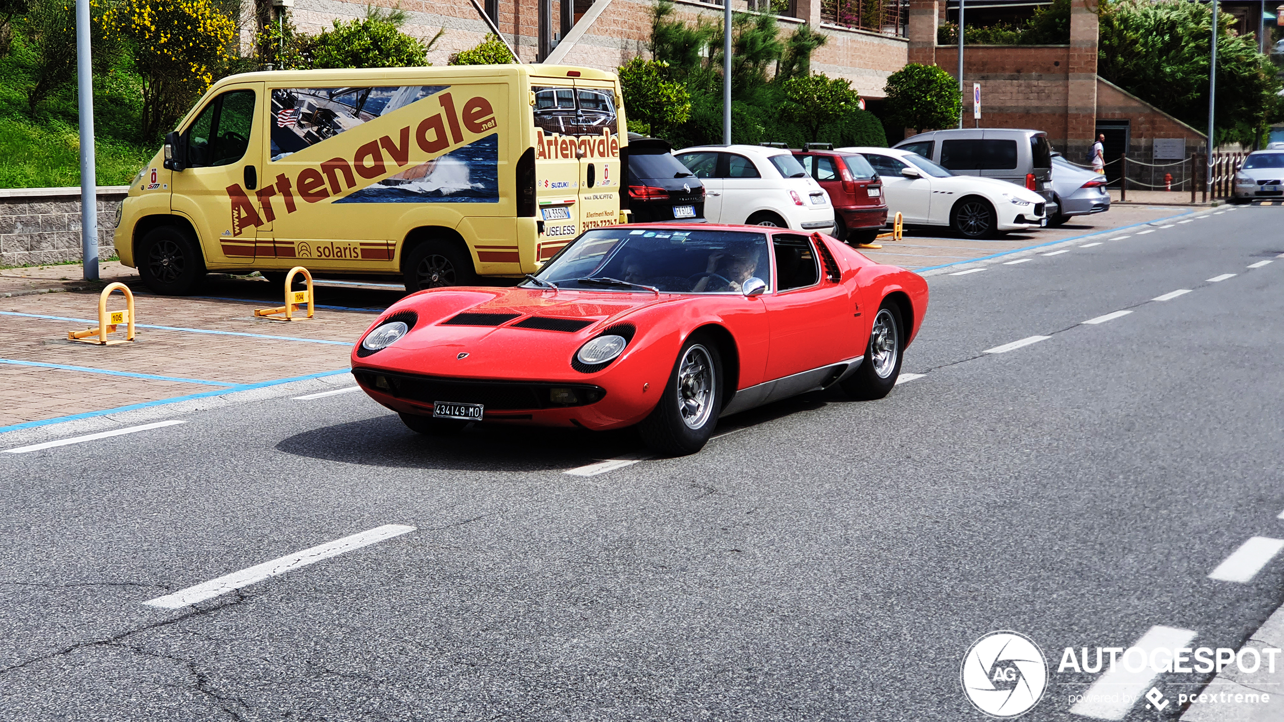 Lamborghini Miura P400