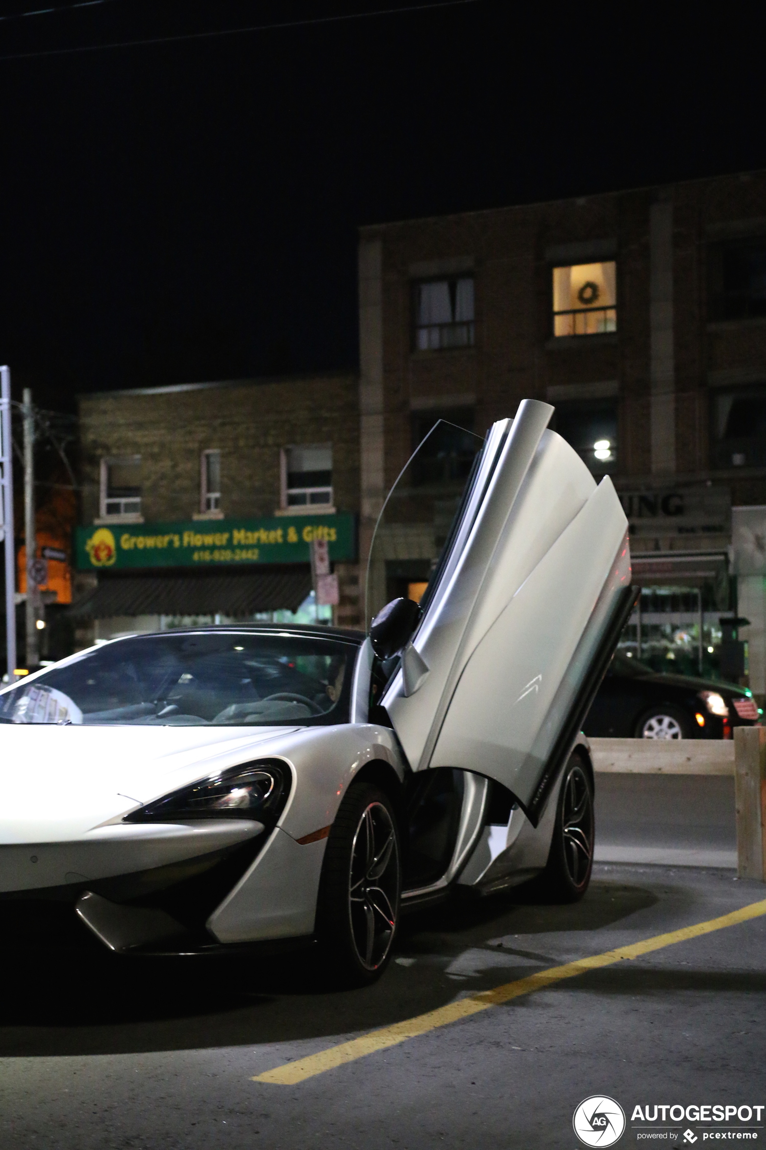 McLaren 570GT