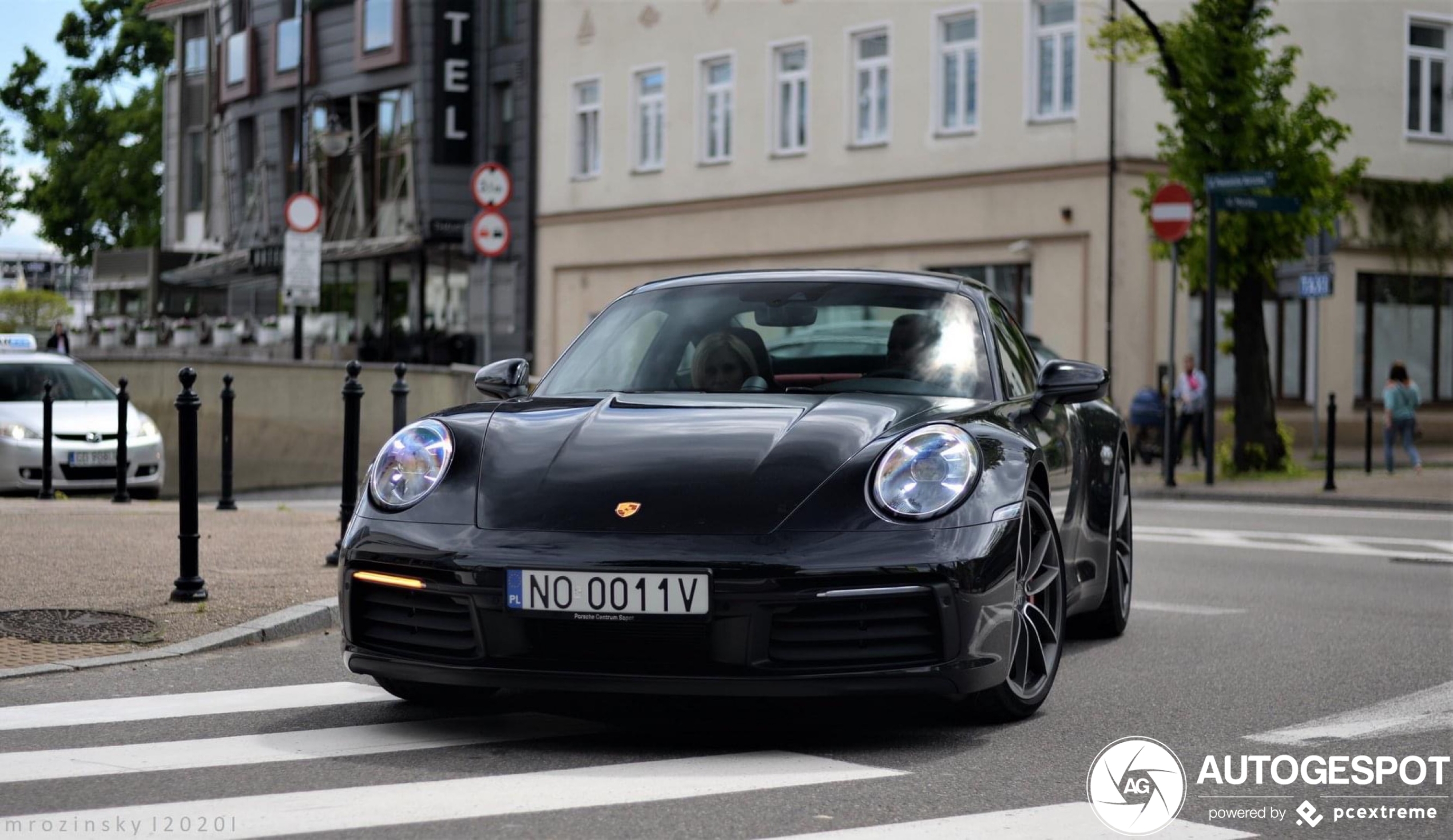 Porsche 992 Carrera 4S