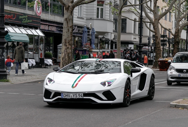 Lamborghini Aventador S LP740-4