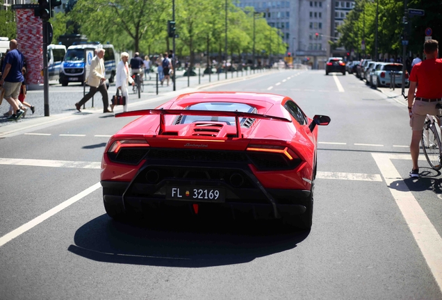 Lamborghini Huracán LP640-4 Performante