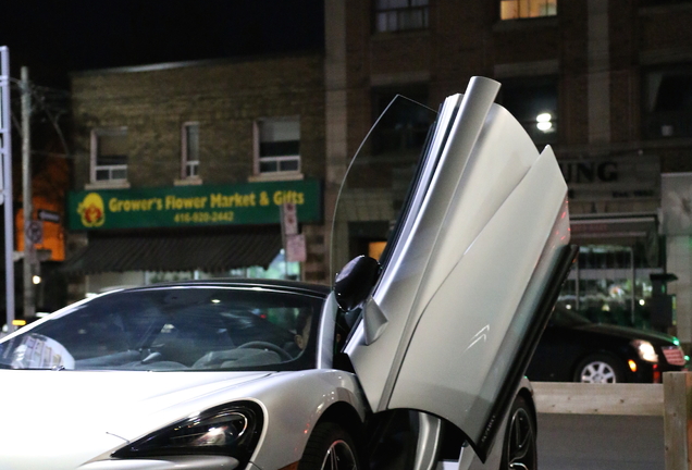 McLaren 570GT