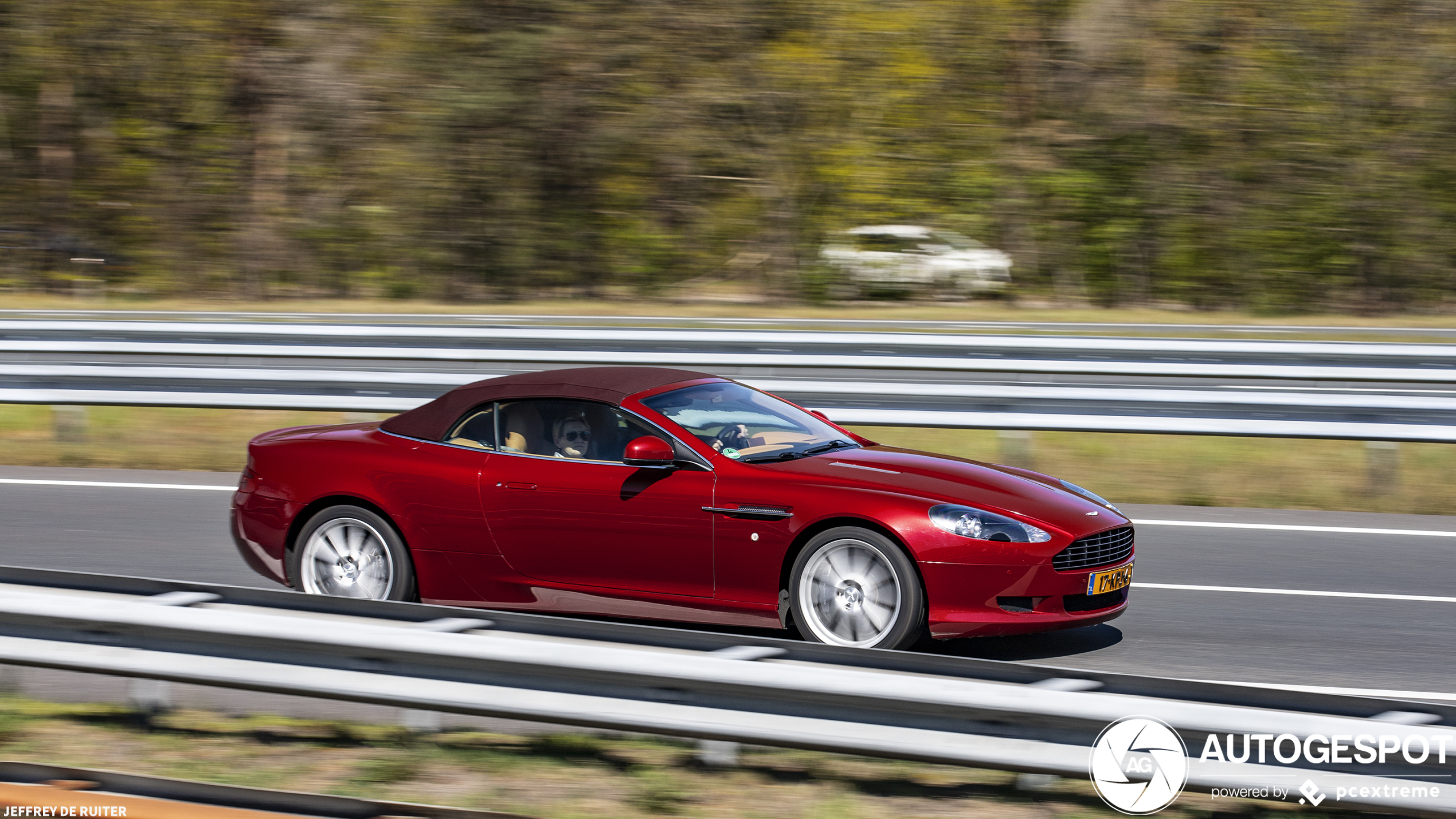 Aston Martin DB9 Volante