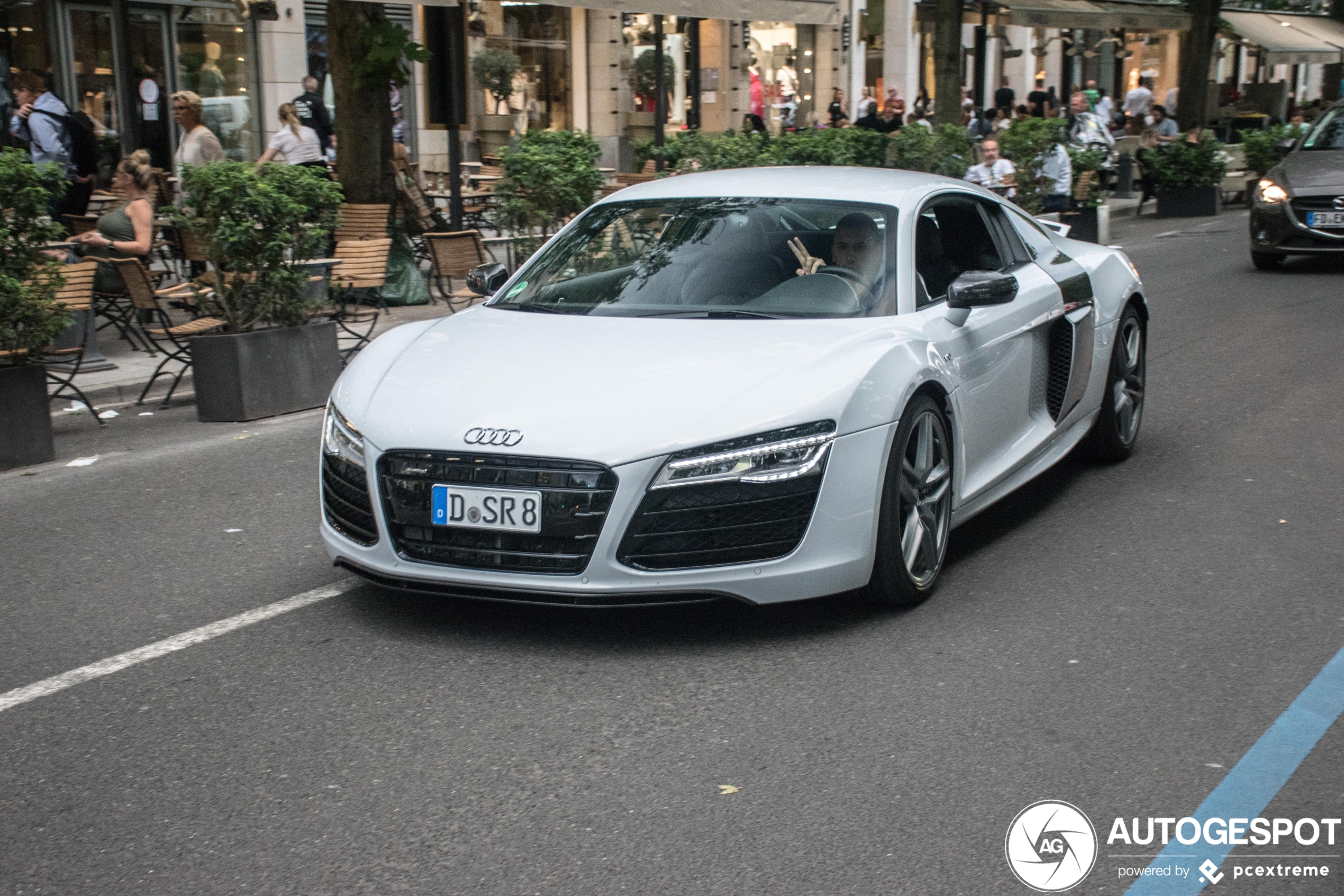 Audi R8 V10 Plus 2013