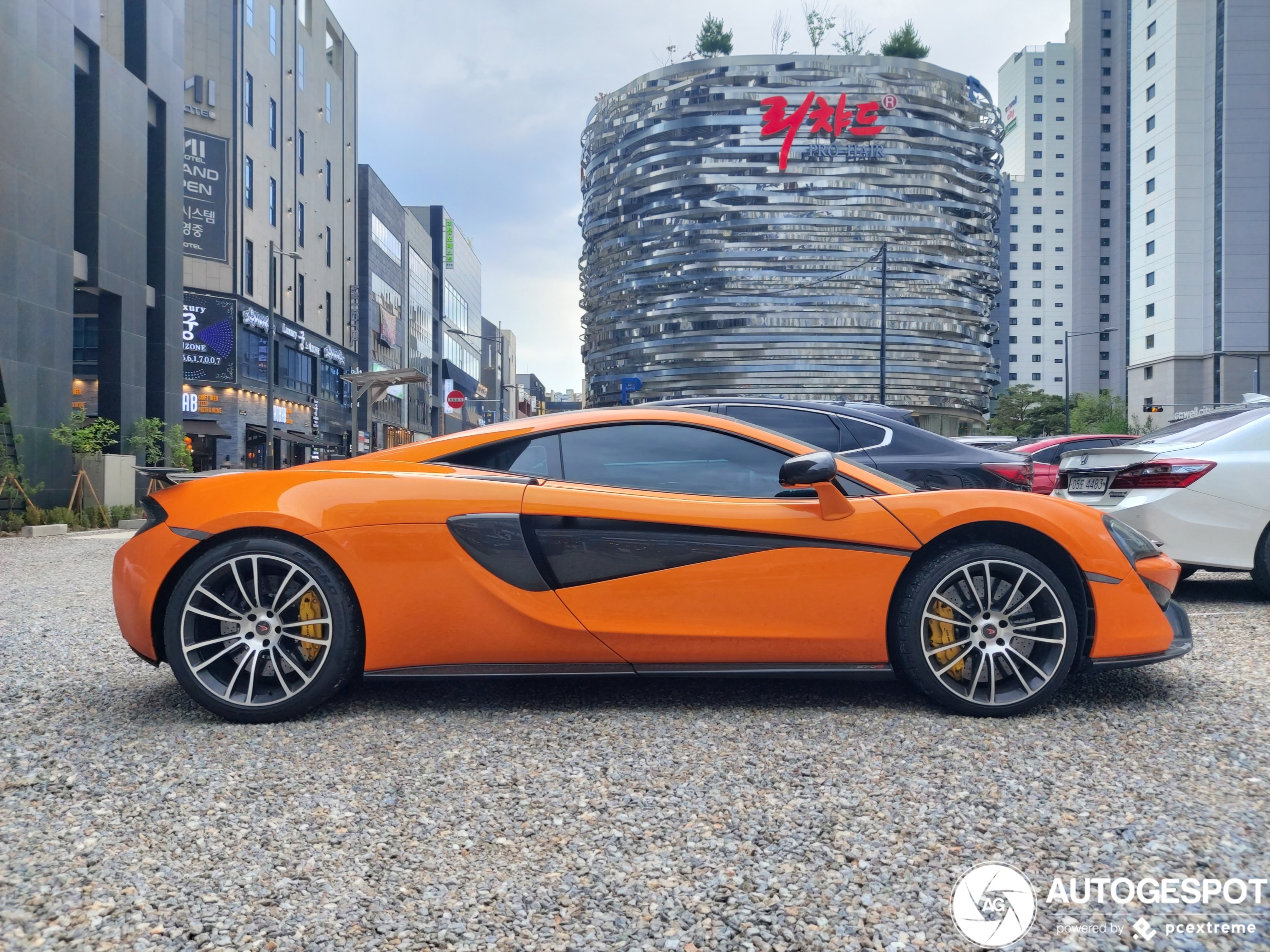 McLaren 570S