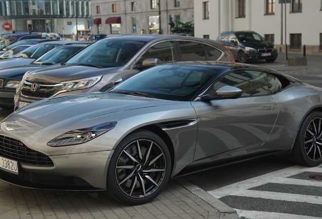 Aston Martin DB11 V8