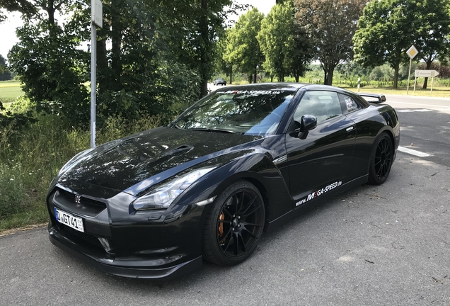 Nissan GT-R