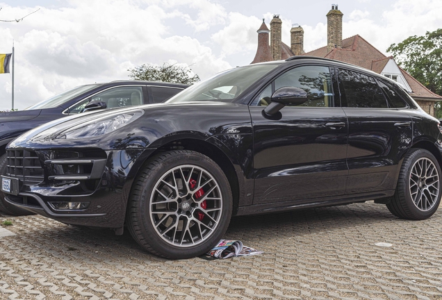 Porsche 95B Macan Turbo