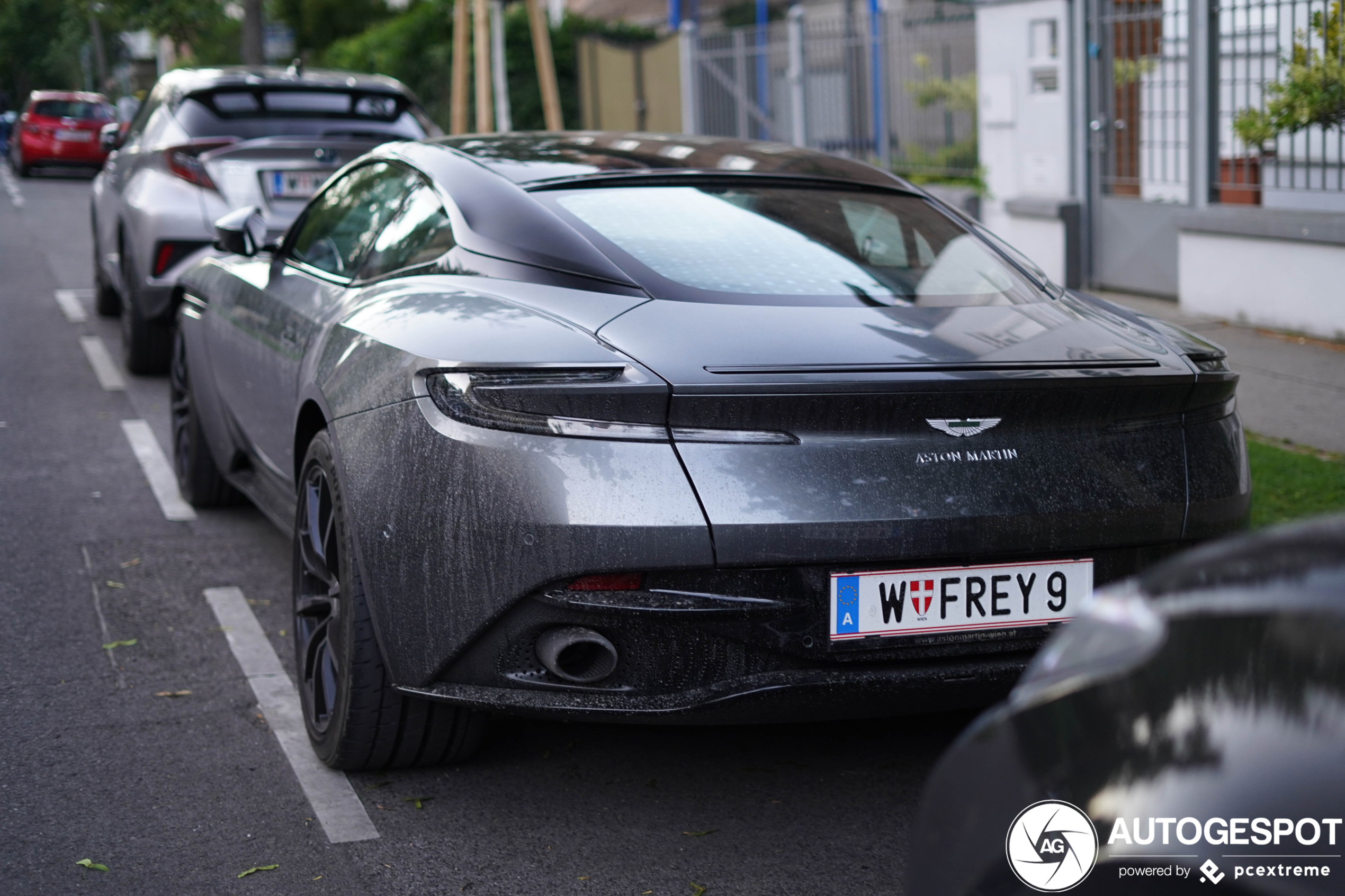 Aston Martin DB11 V8