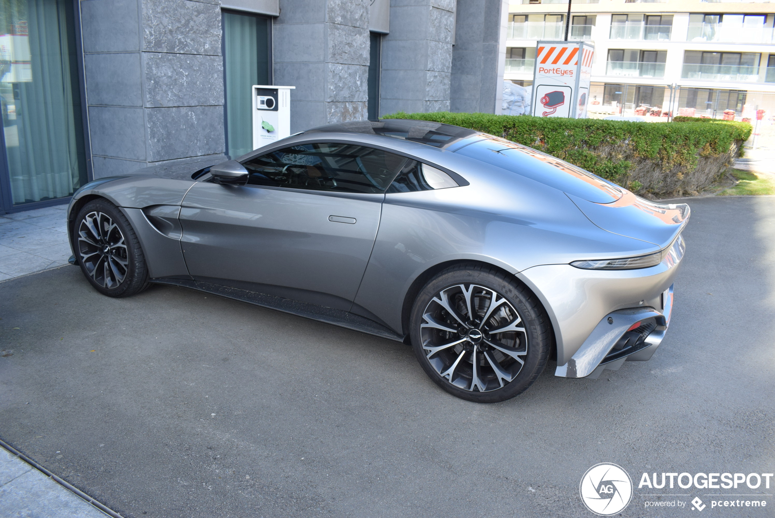 Aston Martin V8 Vantage 2018