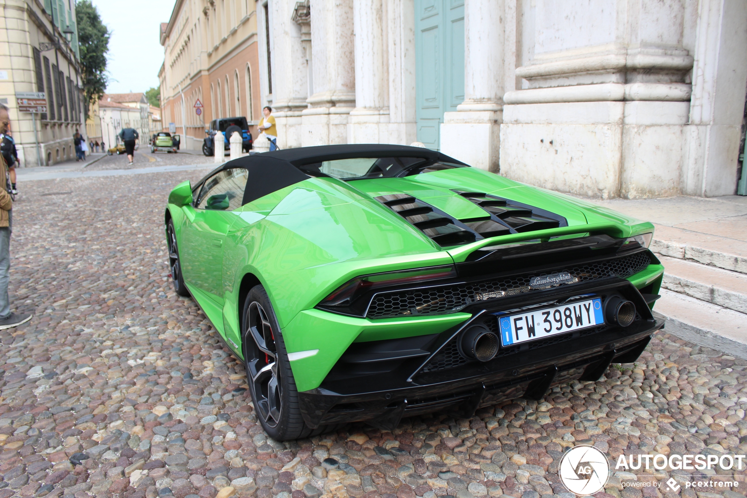 Lamborghini Huracán LP640-4 EVO Spyder