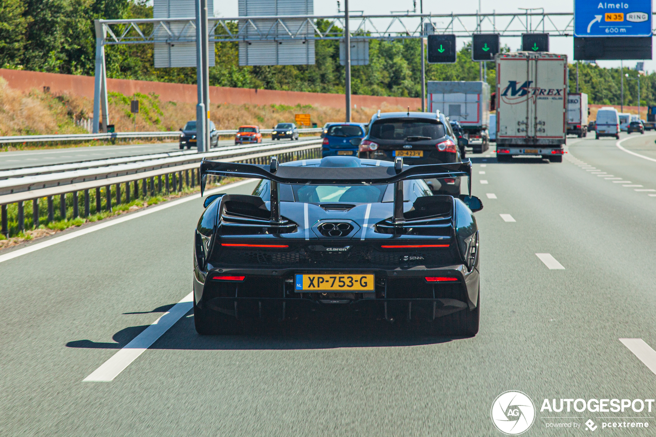 McLaren Senna