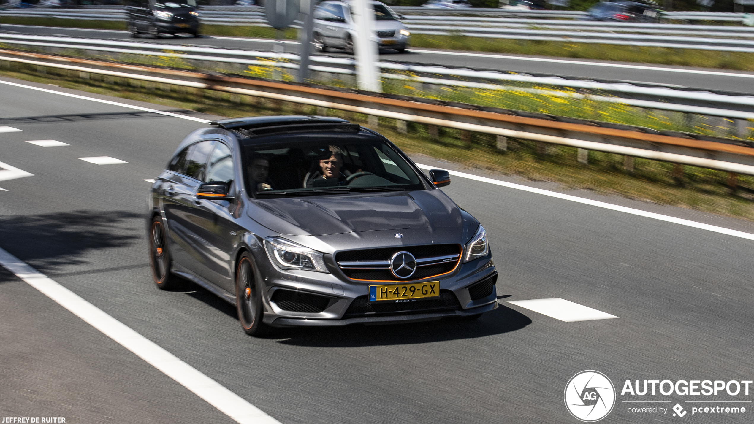 Mercedes-Benz CLA 45 AMG Shooting Brake OrangeArt Edition