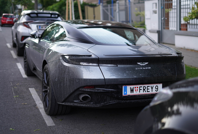 Aston Martin DB11 V8