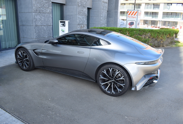 Aston Martin V8 Vantage 2018