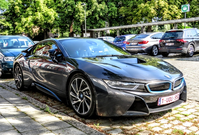 BMW i8