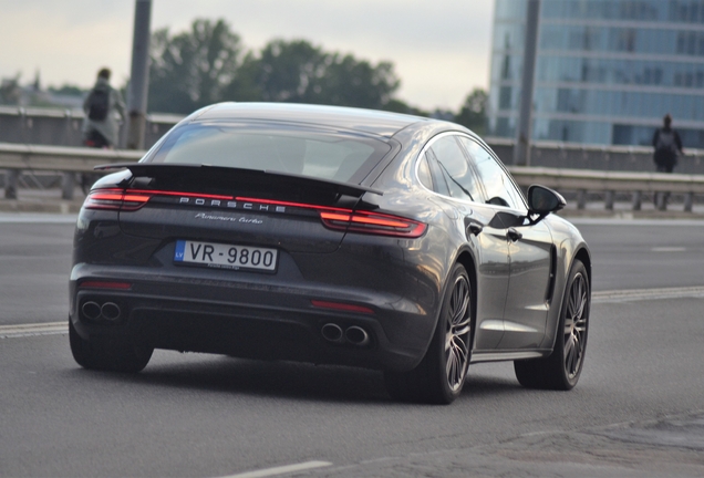 Porsche 971 Panamera Turbo