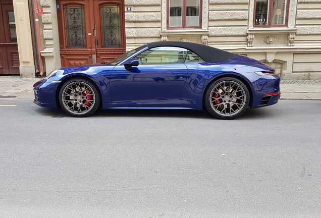 Porsche 992 Carrera 4S Cabriolet