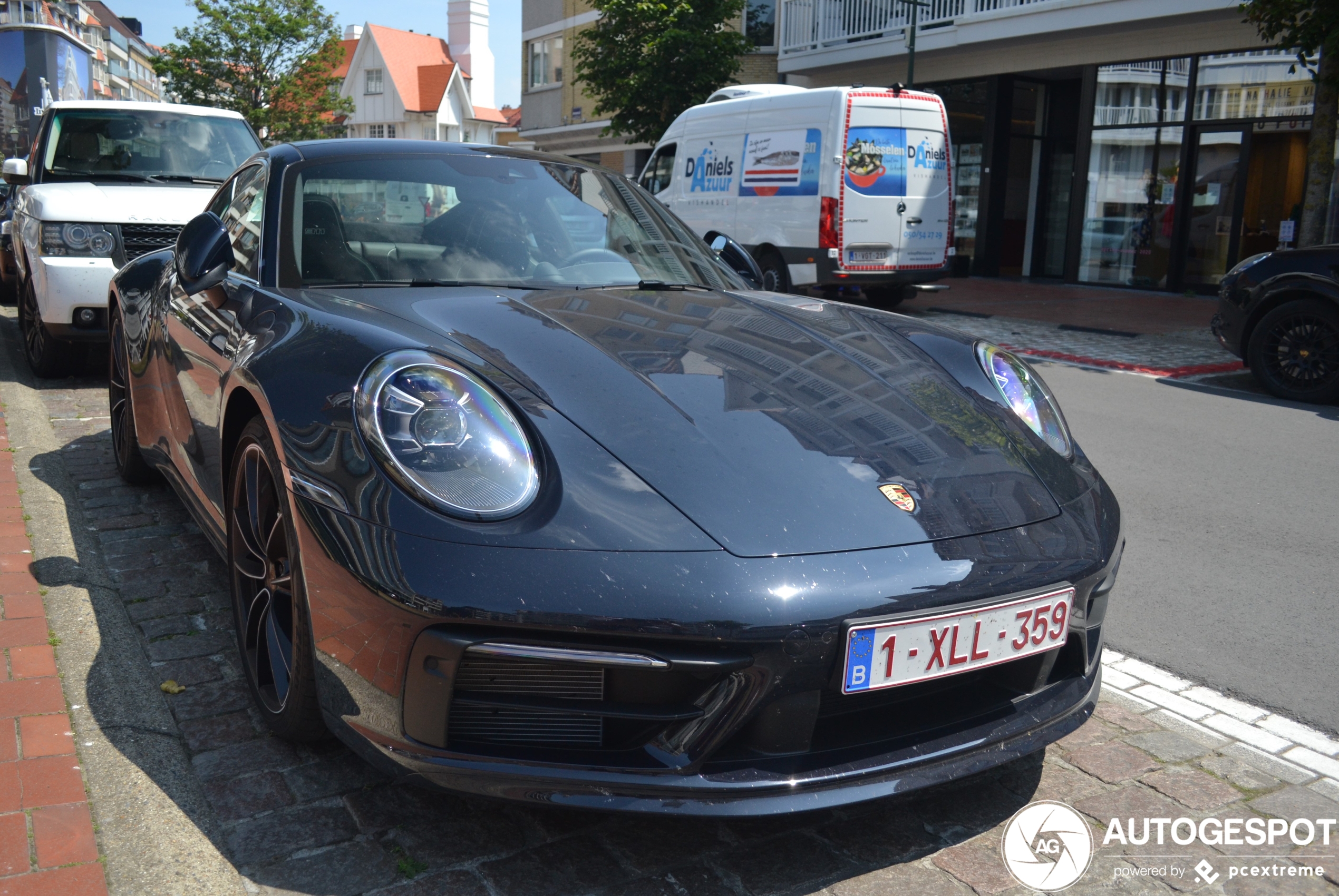 Porsche 992 Carrera 4S Belgian Legend Edition