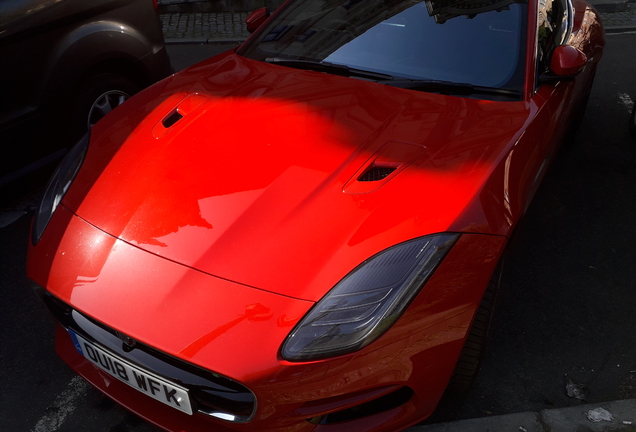 Jaguar F-TYPE R Coupé 2017