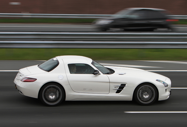 Mercedes-Benz SLS AMG