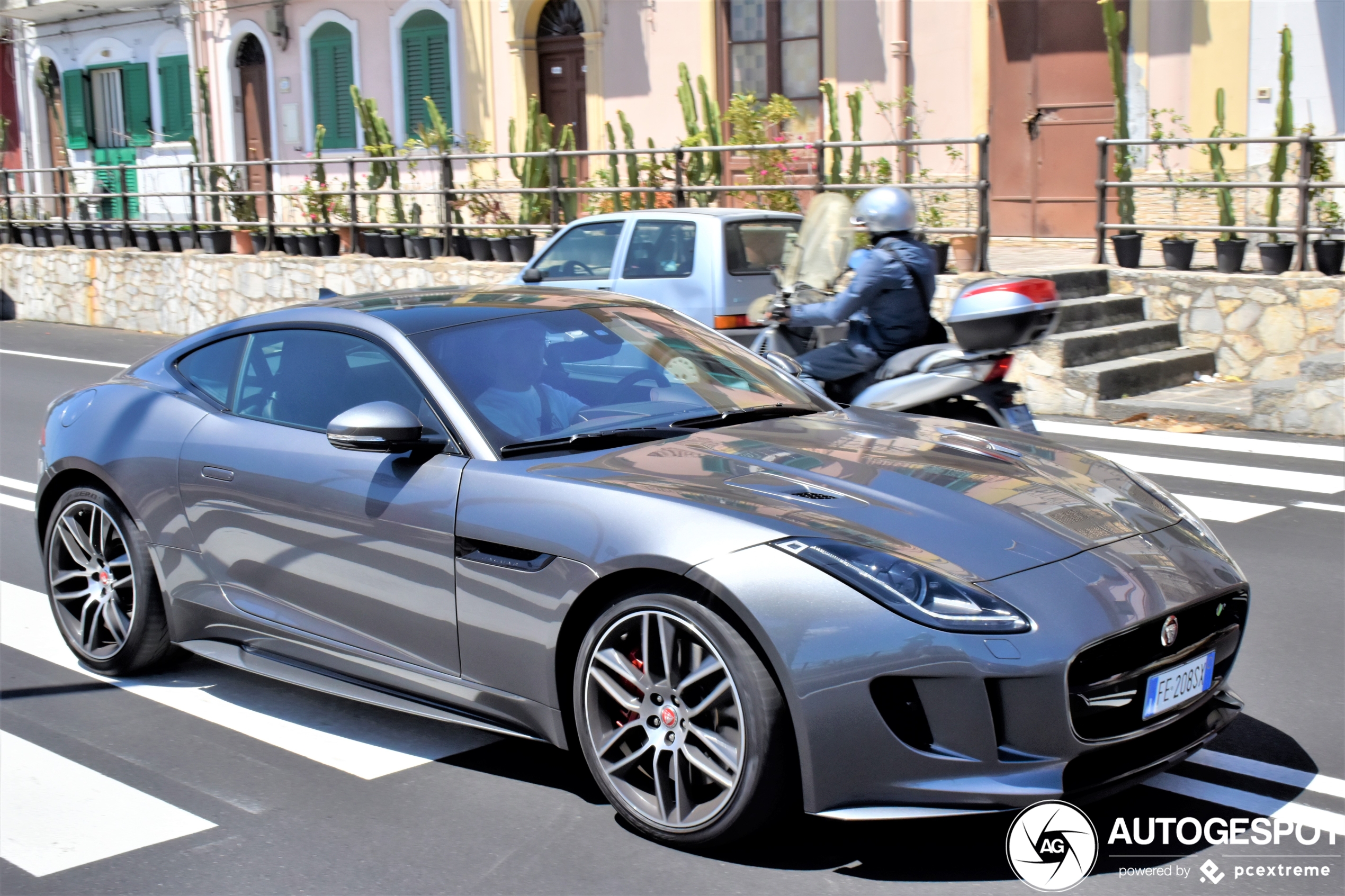 Jaguar F-TYPE R AWD Coupé