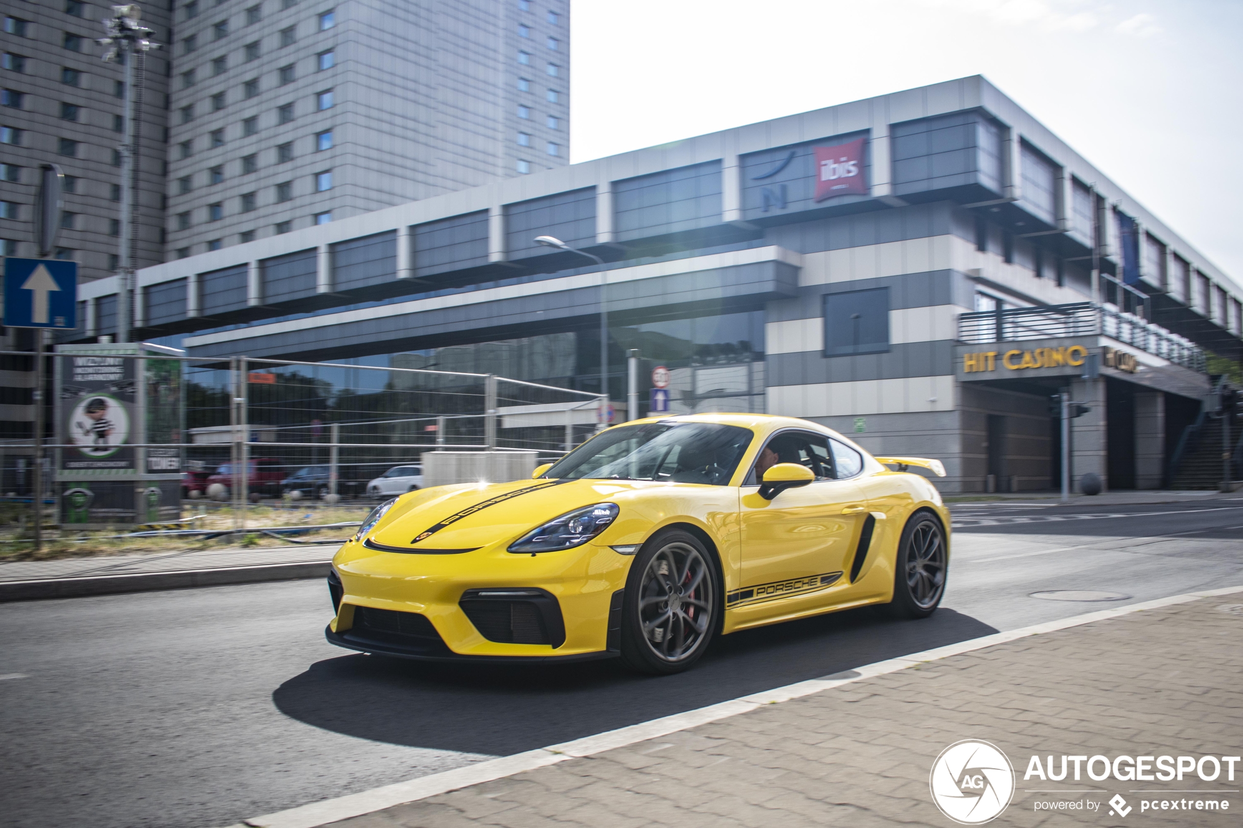 Porsche 718 Cayman GT4