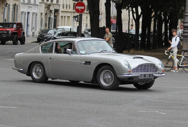 Aston Martin DB6 Vantage MKI