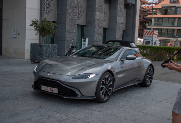 Aston Martin V8 Vantage 2018