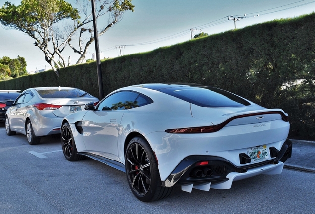 Aston Martin V8 Vantage 2018