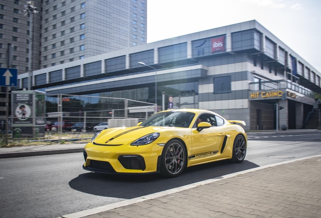 Porsche 718 Cayman GT4