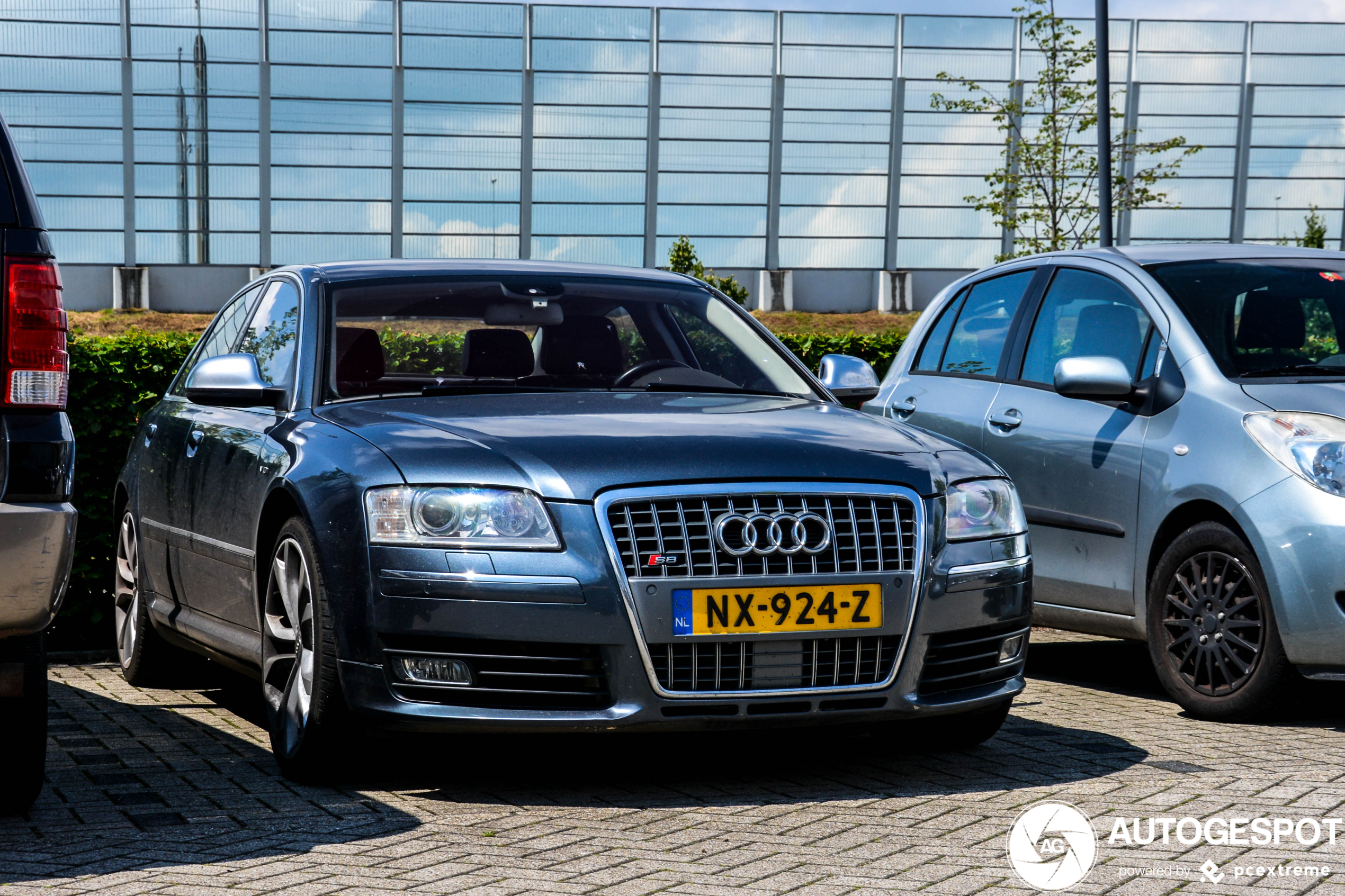 Audi S8 D3