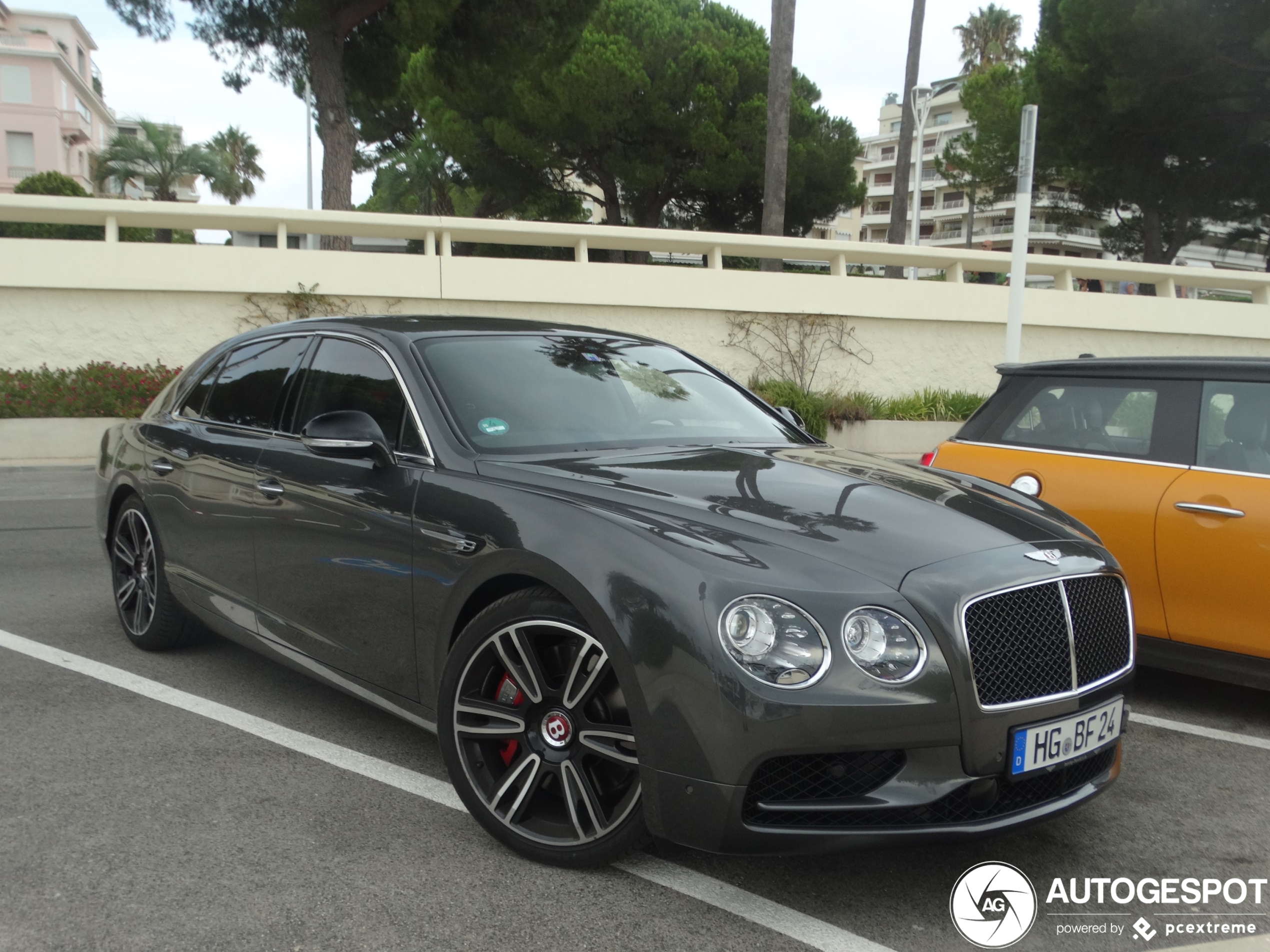 Bentley Flying Spur V8 S