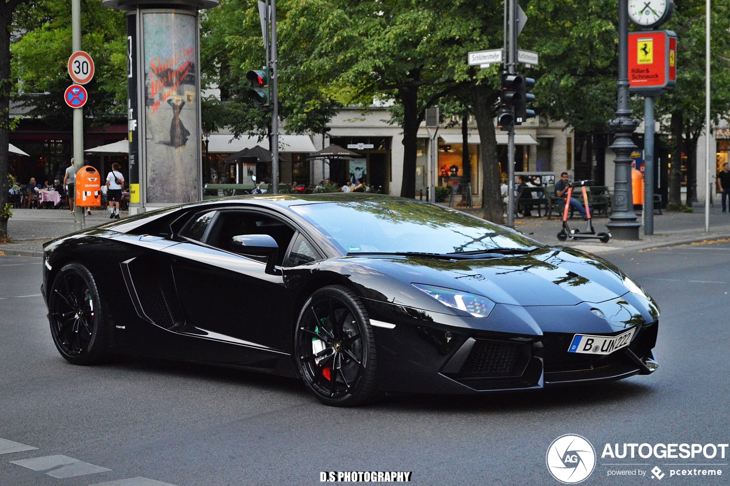 Lamborghini Aventador LP700-4