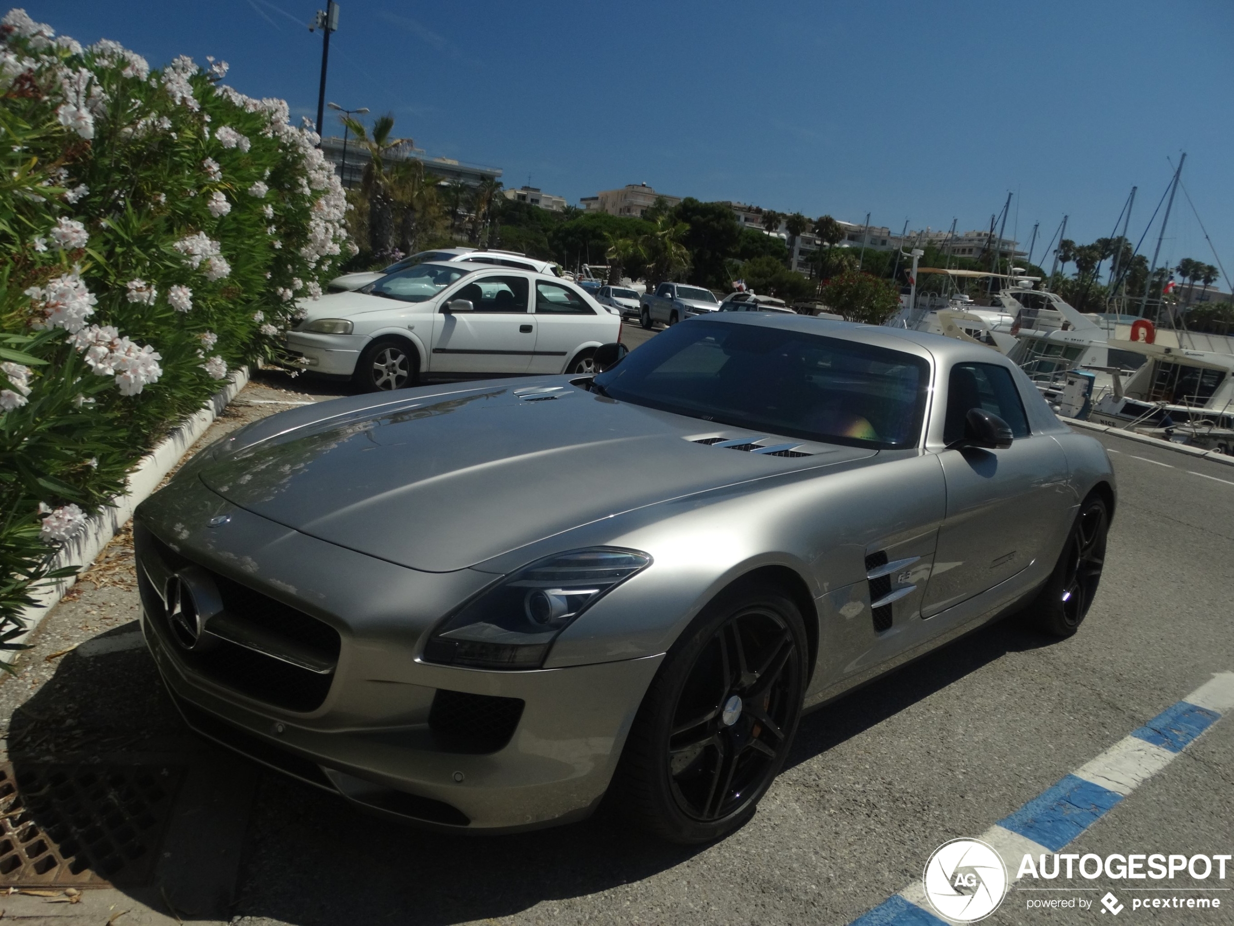 Mercedes-Benz SLS AMG