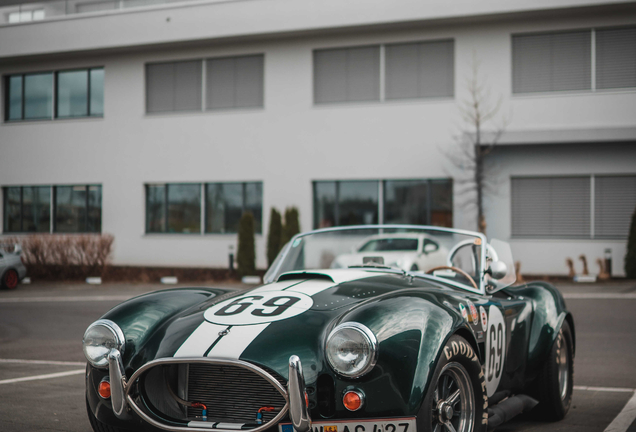 AC Cobra 427