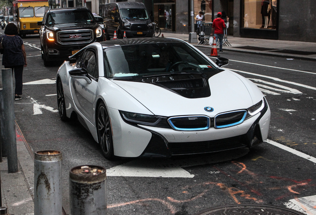 BMW i8